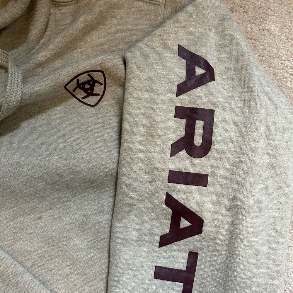 Ariat cream/tan hoodie
